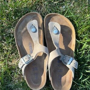 Birkenstock Gizeh beige sandals
